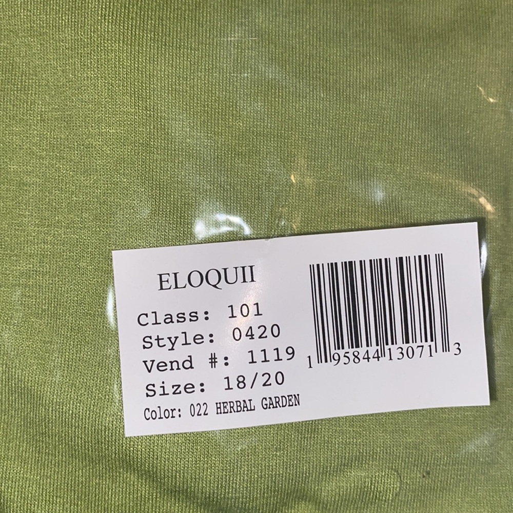 NWT ELOQUII Long Sleeve Top With Ruched Cutouts - Herbal Garden - Picture 10 of 10